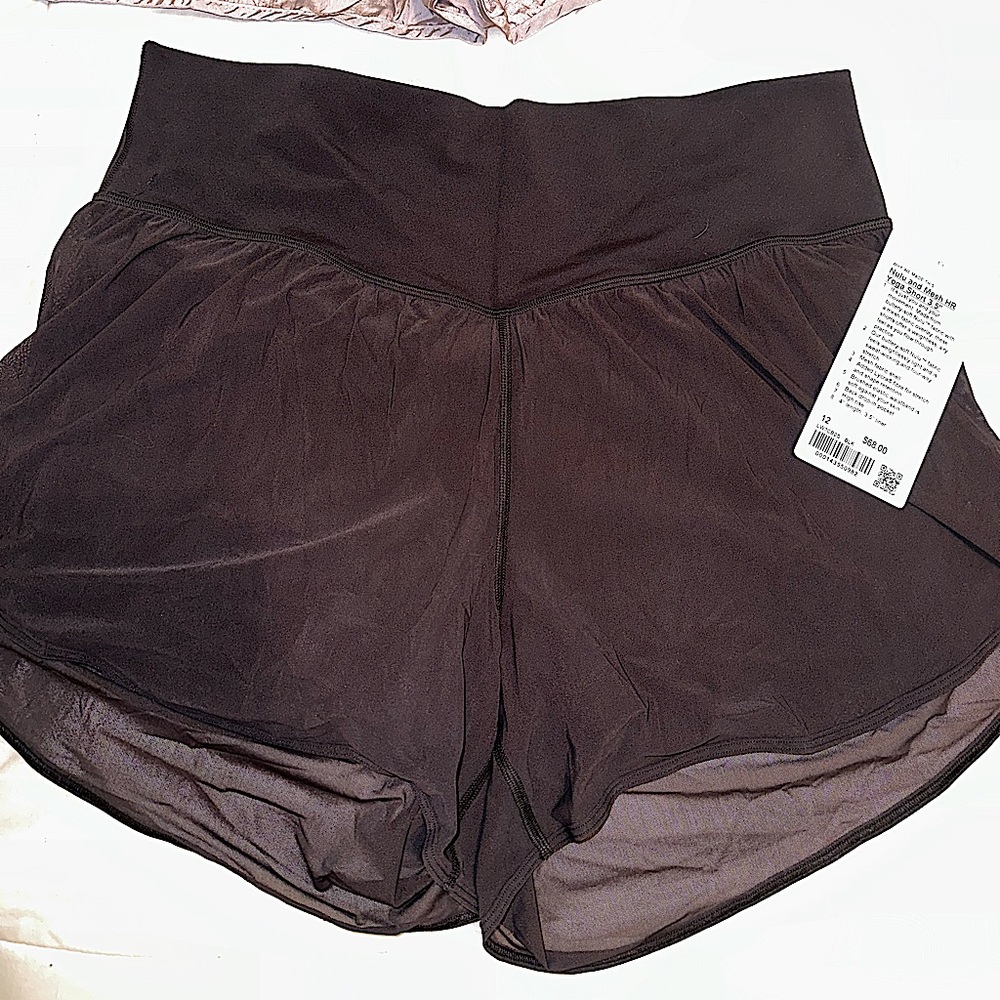NWT NULU AND MESH HR YOGA SHORT LULULEMON